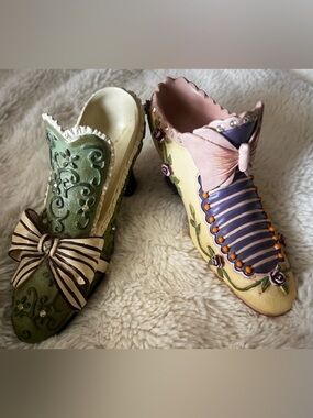 Decorative Women's Green and Purple Heeled Shoes